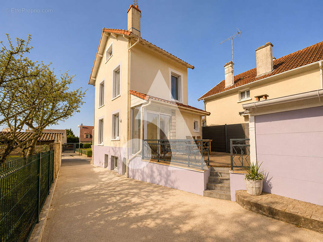 Maison à MONTIGNY-LES-CORMEILLES