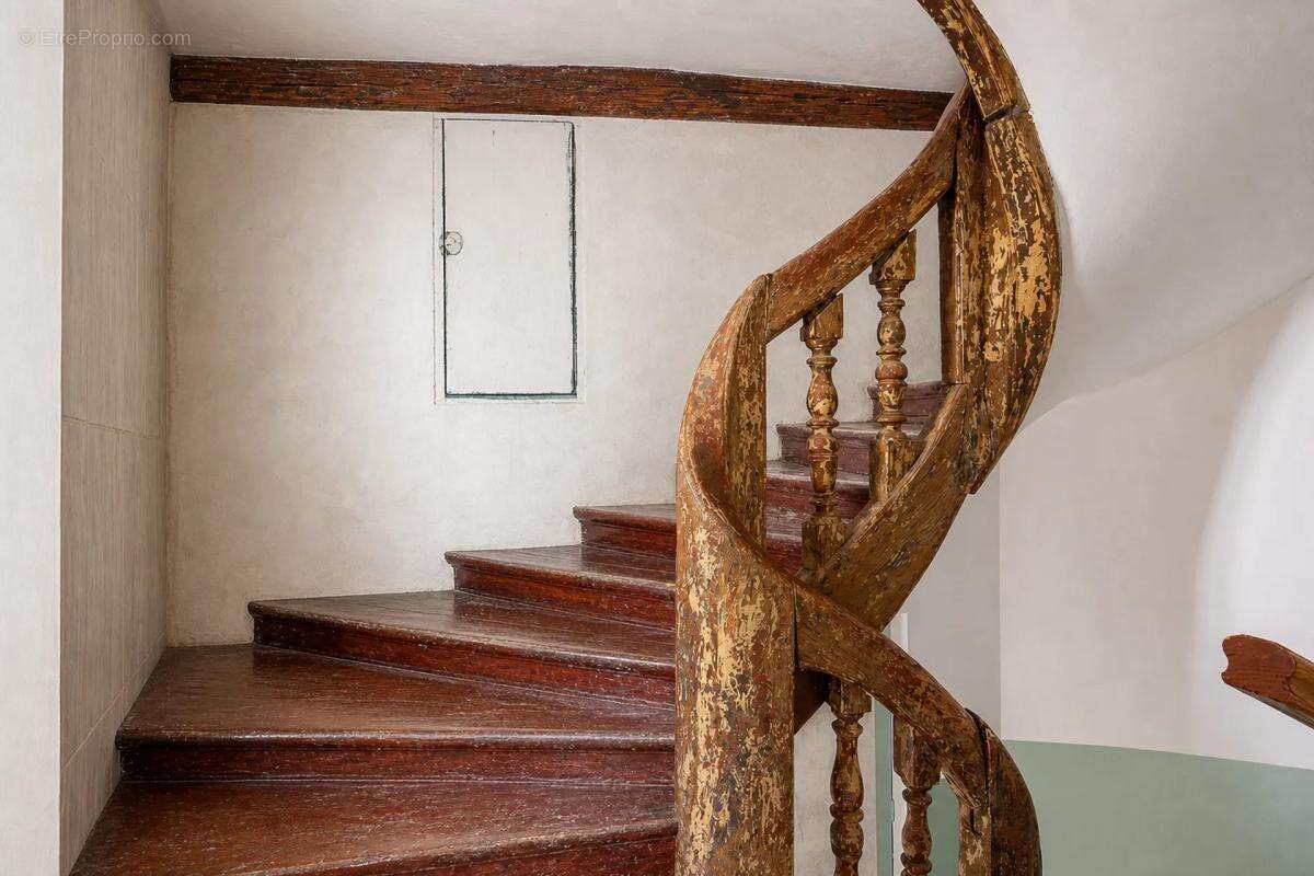 Maison de caractère avec jardin - 112 m2 - Villeneuve-le-Comte - photo 12