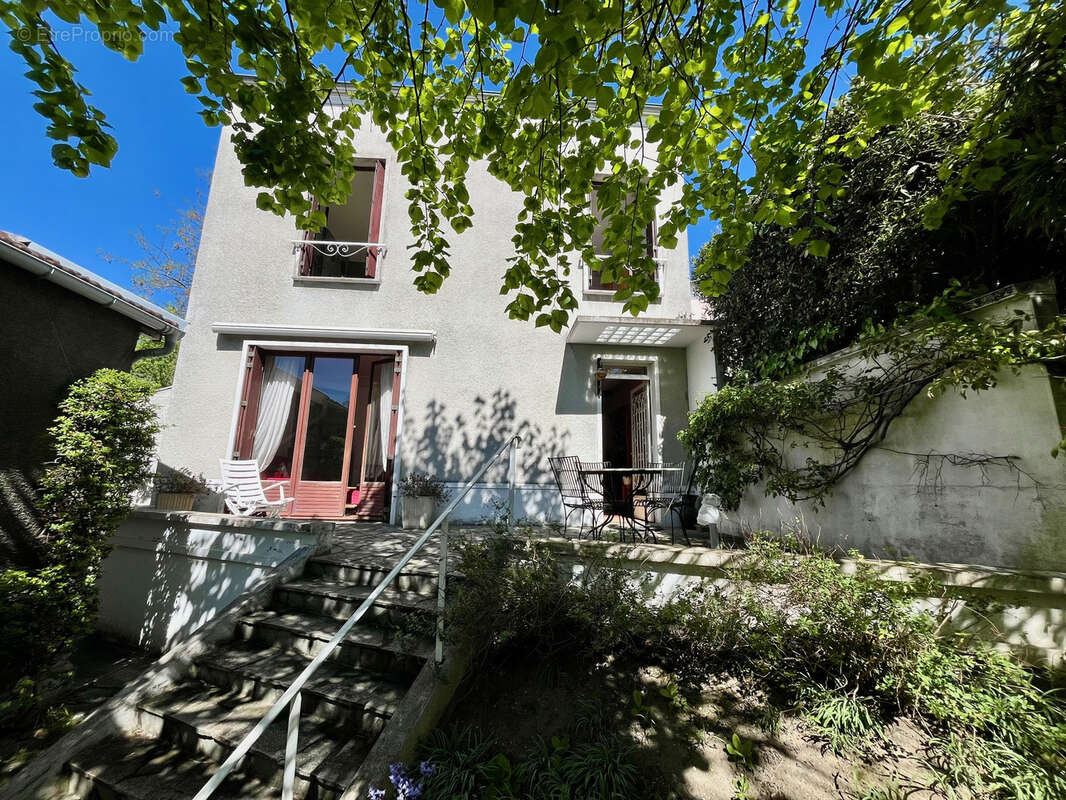 Maison à SAINT-MAUR-DES-FOSSES