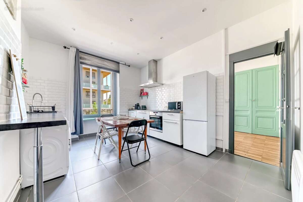 T2 bis villeurbanne – 45,47 m² – rénové – cachet de l’ancien - photo 2