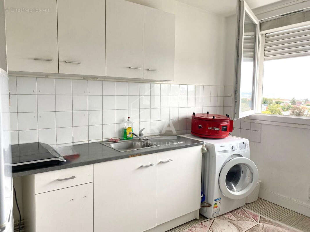 Appartement à SAINT-ETIENNE-DU-ROUVRAY