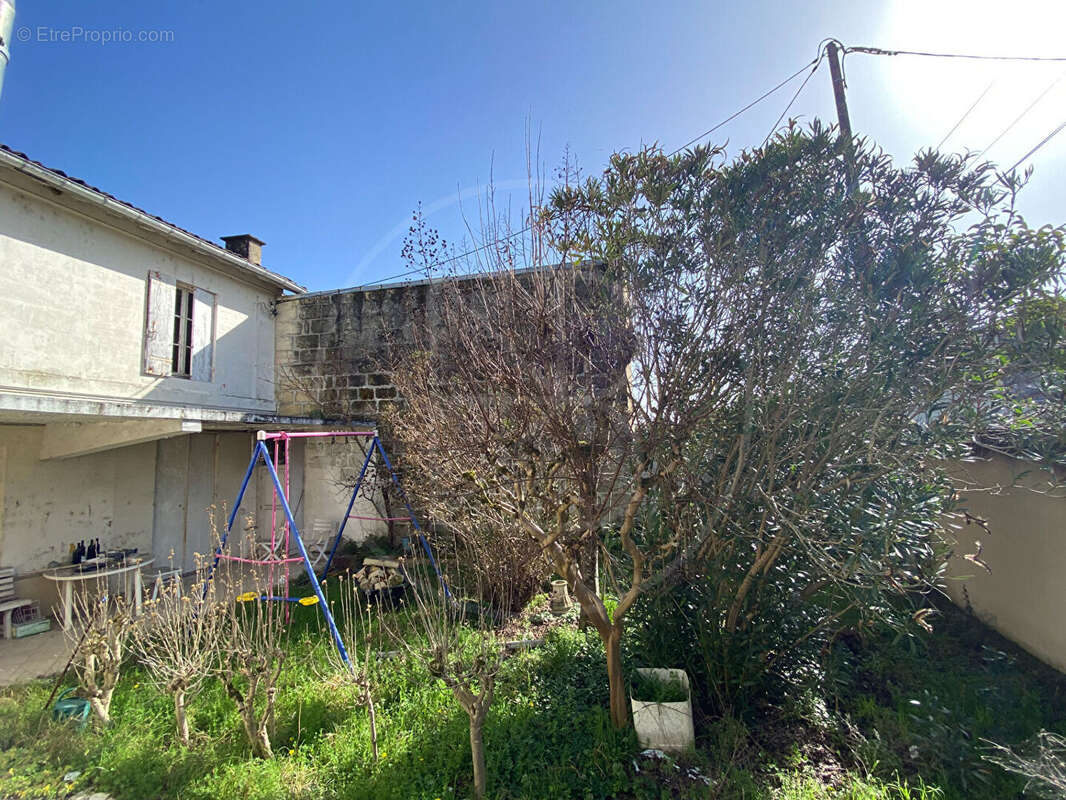 Maison à SAINT-EMILION