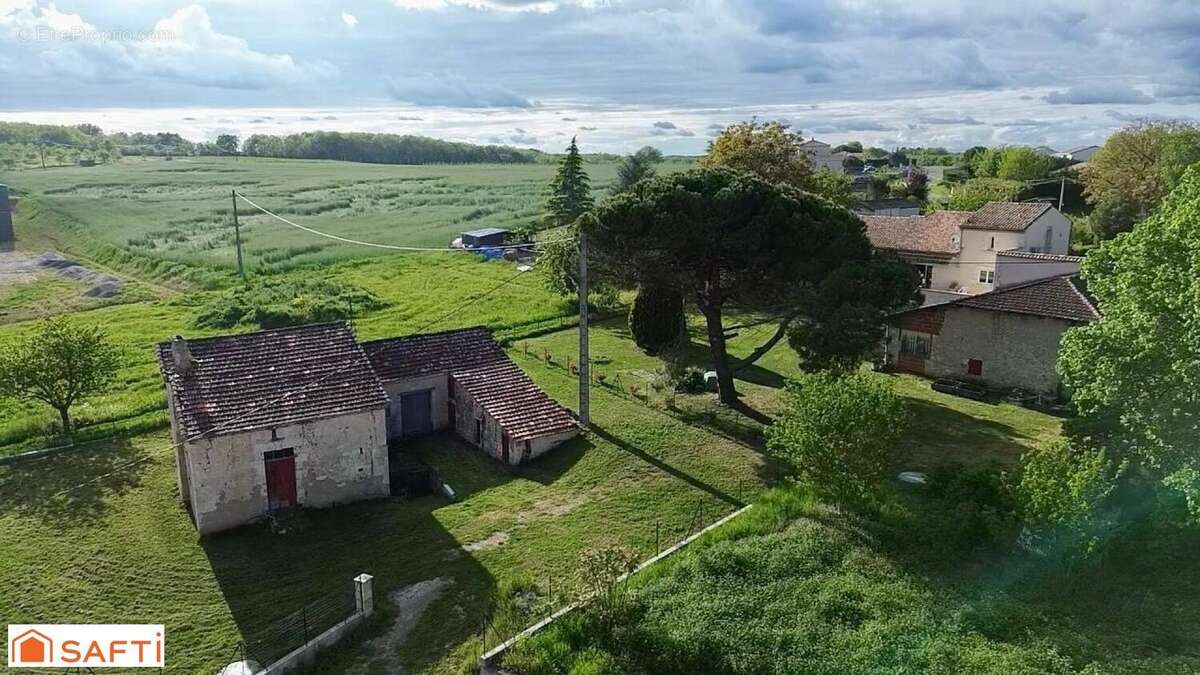 Maison 209 m² à Sainte-Colombe-De-Villeneuve  - photo 2