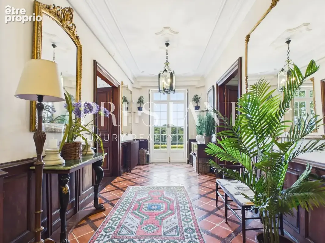 Château à vendre près de Bayonne- Demeure de caractère avec parc, piscine et tennis. - photo 7