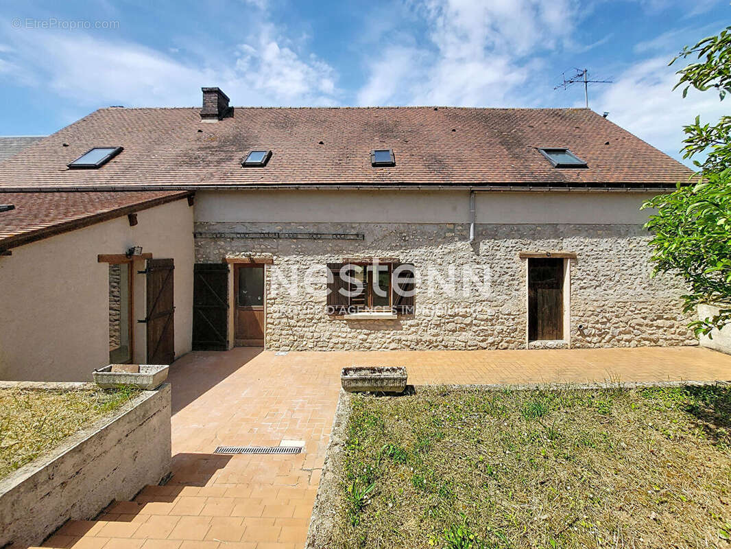 Maison à YMONVILLE