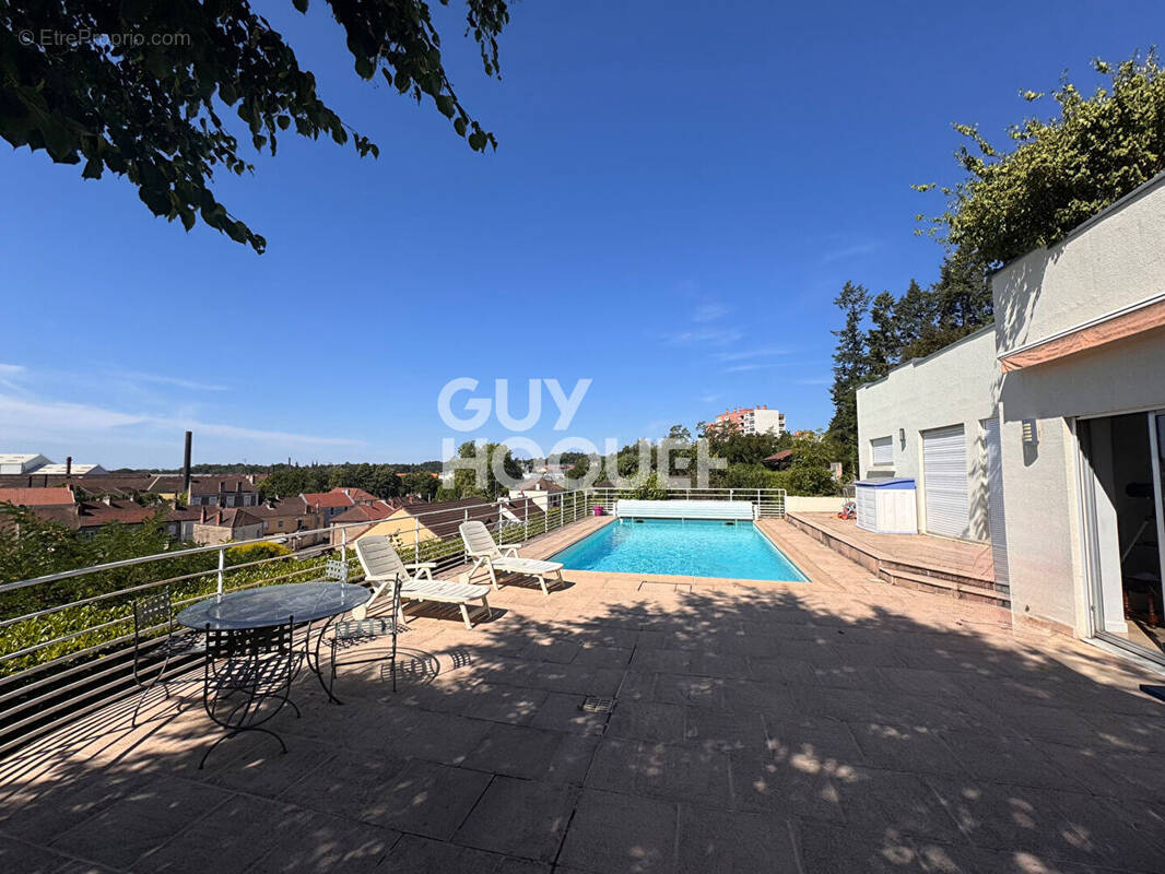 Maison à LE CREUSOT