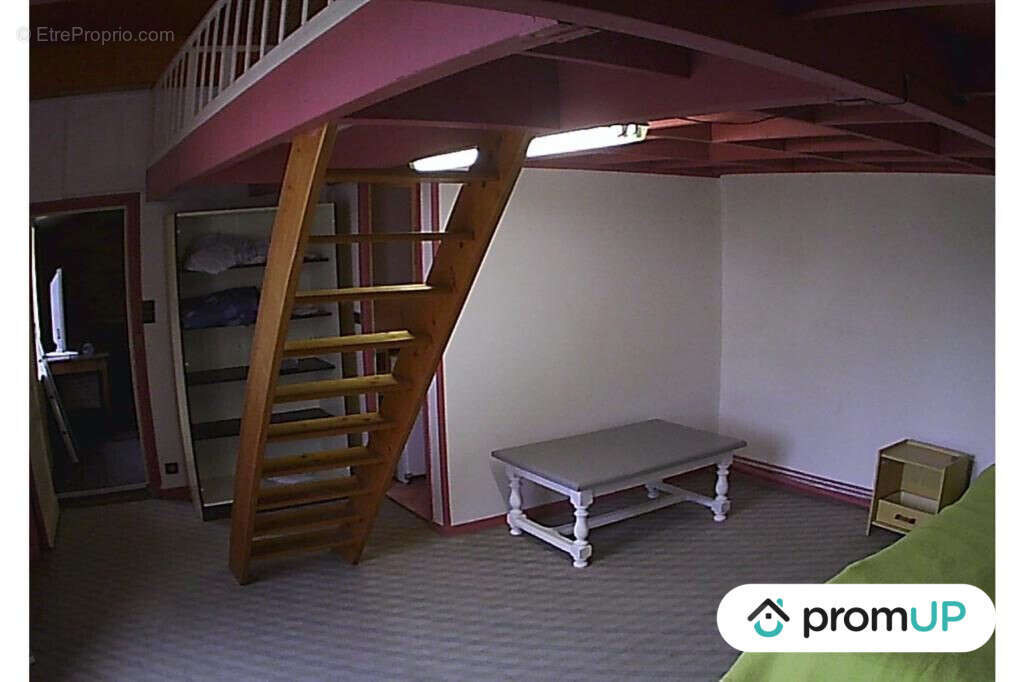 Maison à SAINT-CHRISTOLY-DE-BLAYE