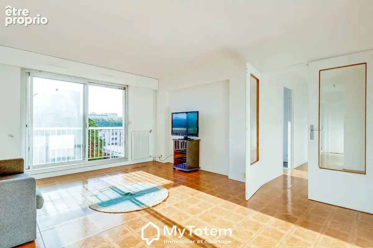 T3 avec balcon, cave et box à Montrouge (92) - photo 1