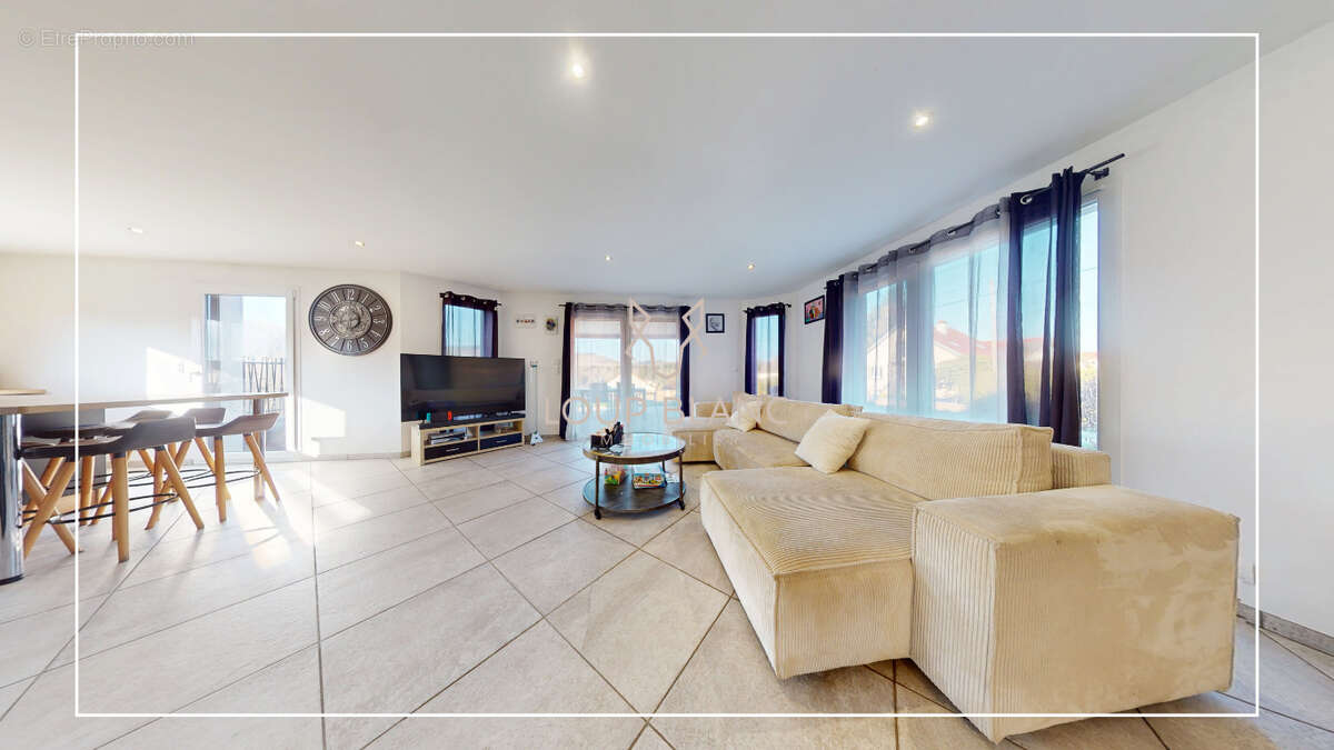 Maison à CHAMPAGNEY