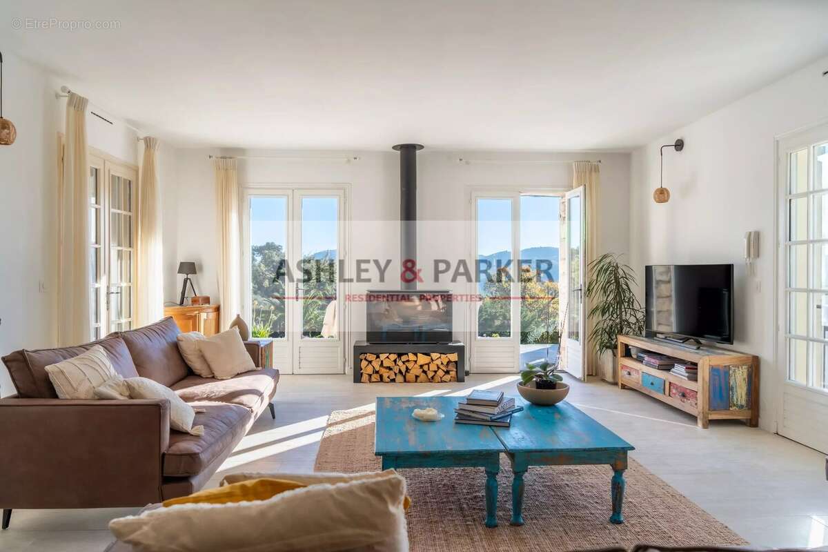 Maison à PEYMEINADE