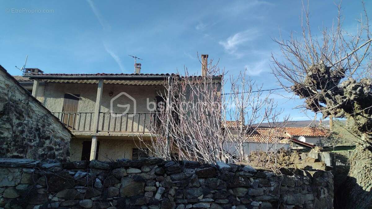 Maison à SAINT-ETIENNE-LES-ORGUES