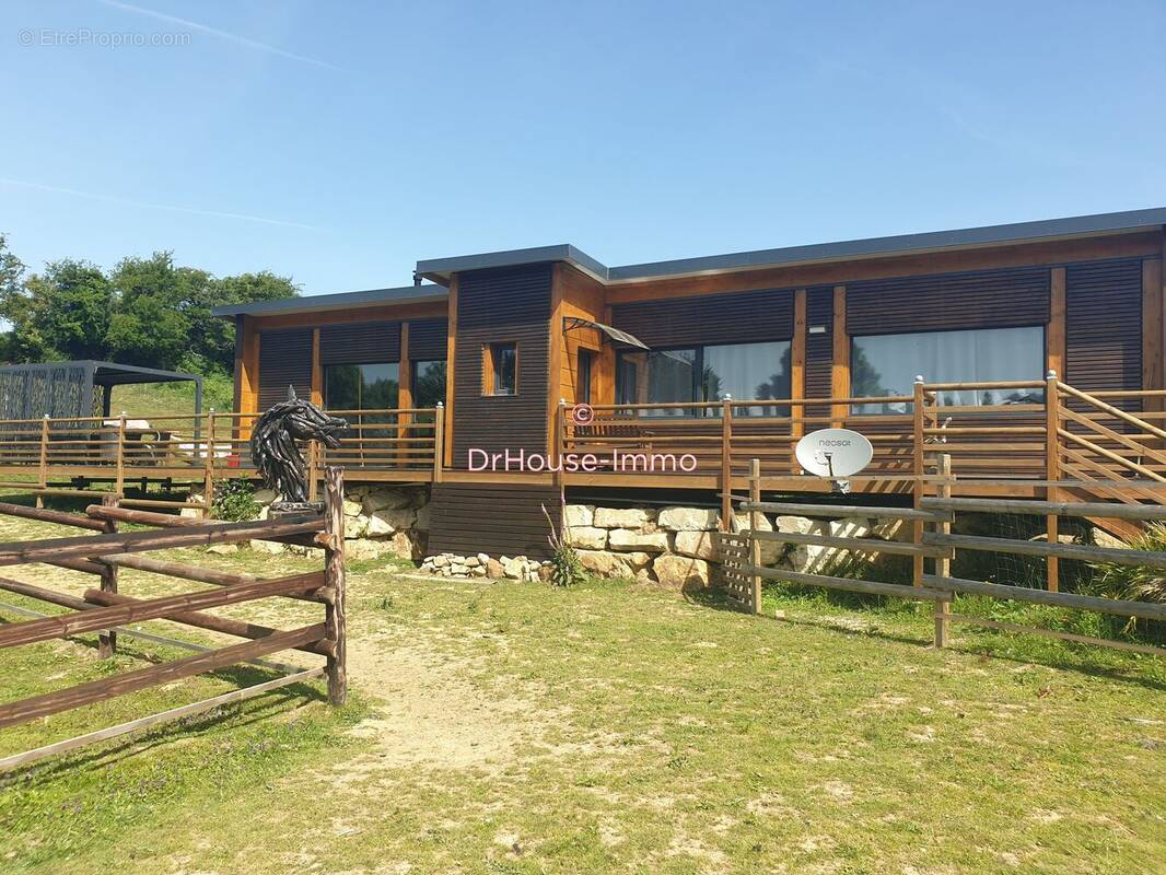 Maison à LA HAYE-D'ECTOT