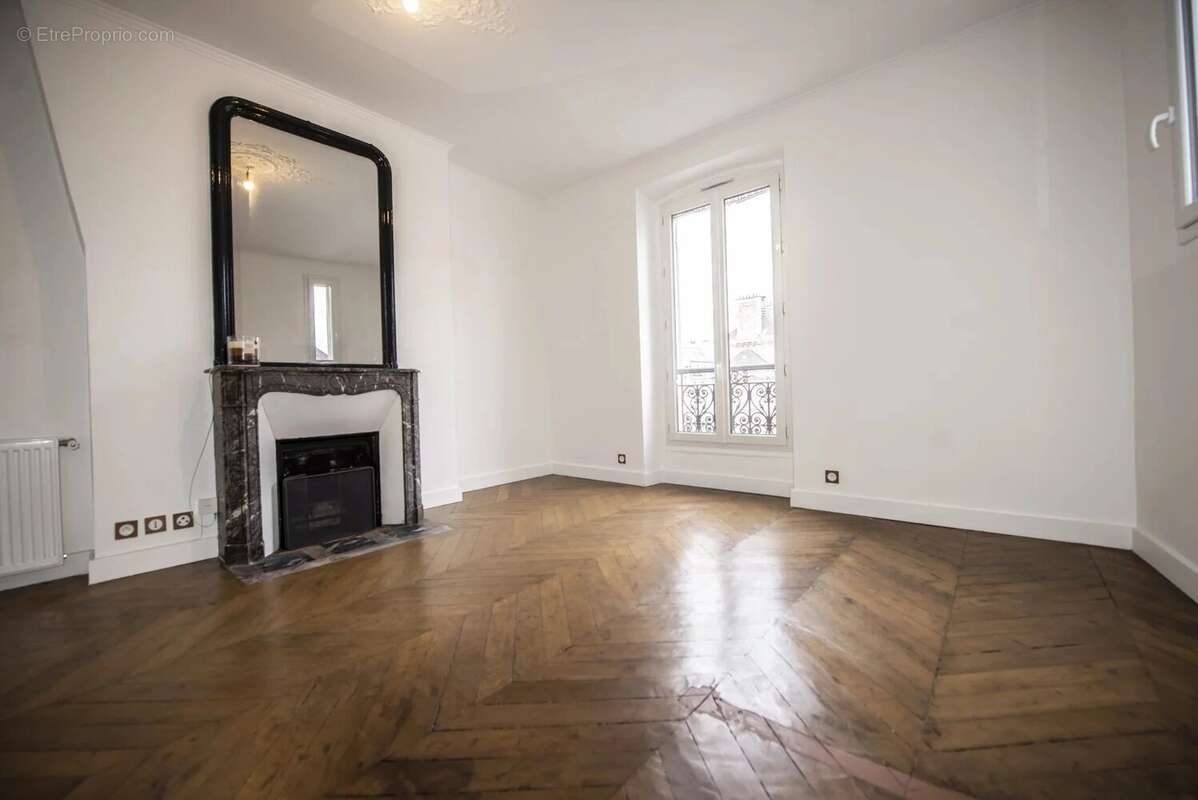 Appartement à PARIS-8E