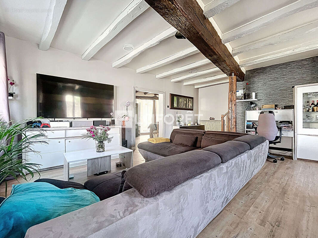 Maison à LE MESNIL-AUBRY