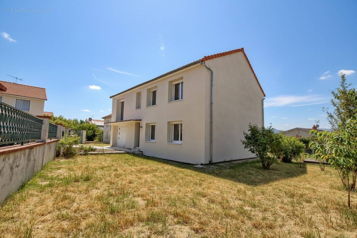 Maison à LE CENDRE