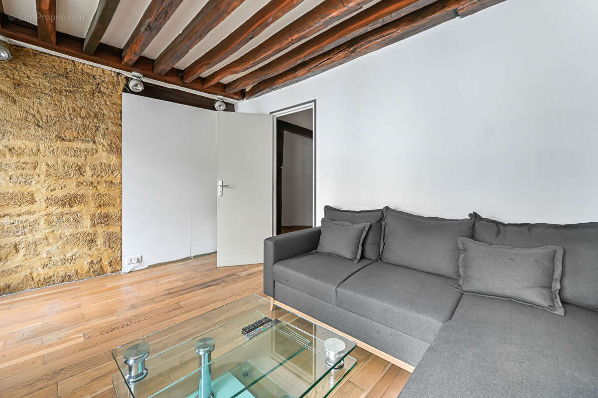 Appartement à PARIS-3E