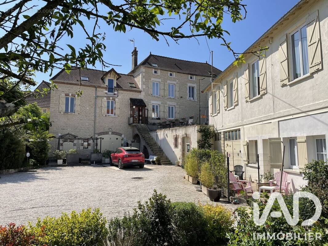 Photo 1 - Maison à PACY-SUR-ARMANCON