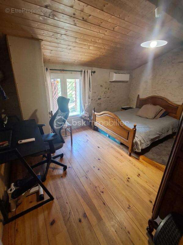 Charme et Authenticité : Maison en pierre restaurée (100m²) - photo 8