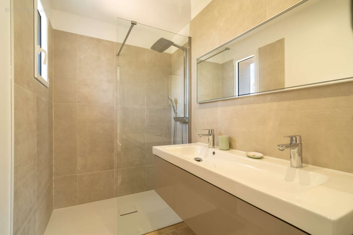 Maison à SIX-FOURS-LES-PLAGES