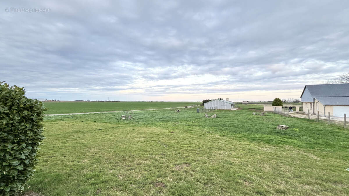 Terrain à VILLAMPUY