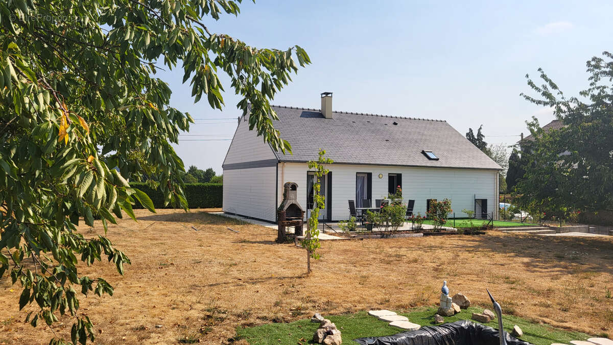 A 10 mn de Saint Mars La Jaille, maison trois chambres, bureau, sous-sol sur un grand terrain - photo 2