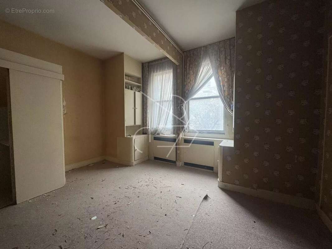 Appartement à PARIS-7E