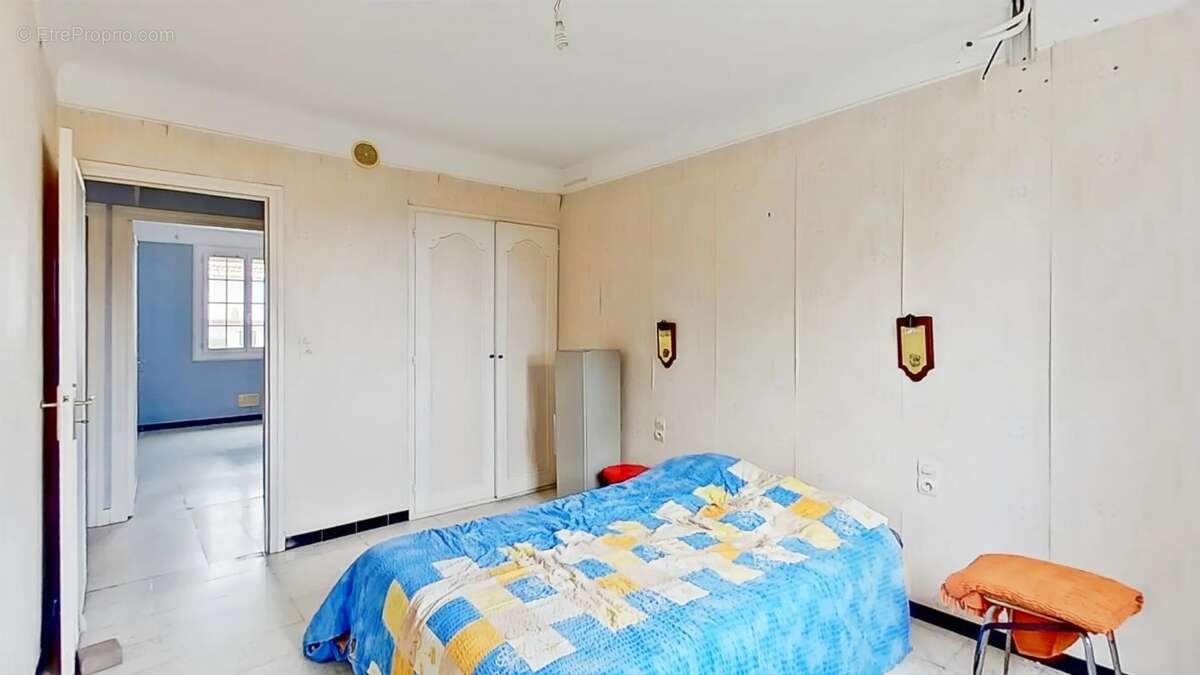 Maison à SAINT-LAURENT-DE-LA-SALANQUE