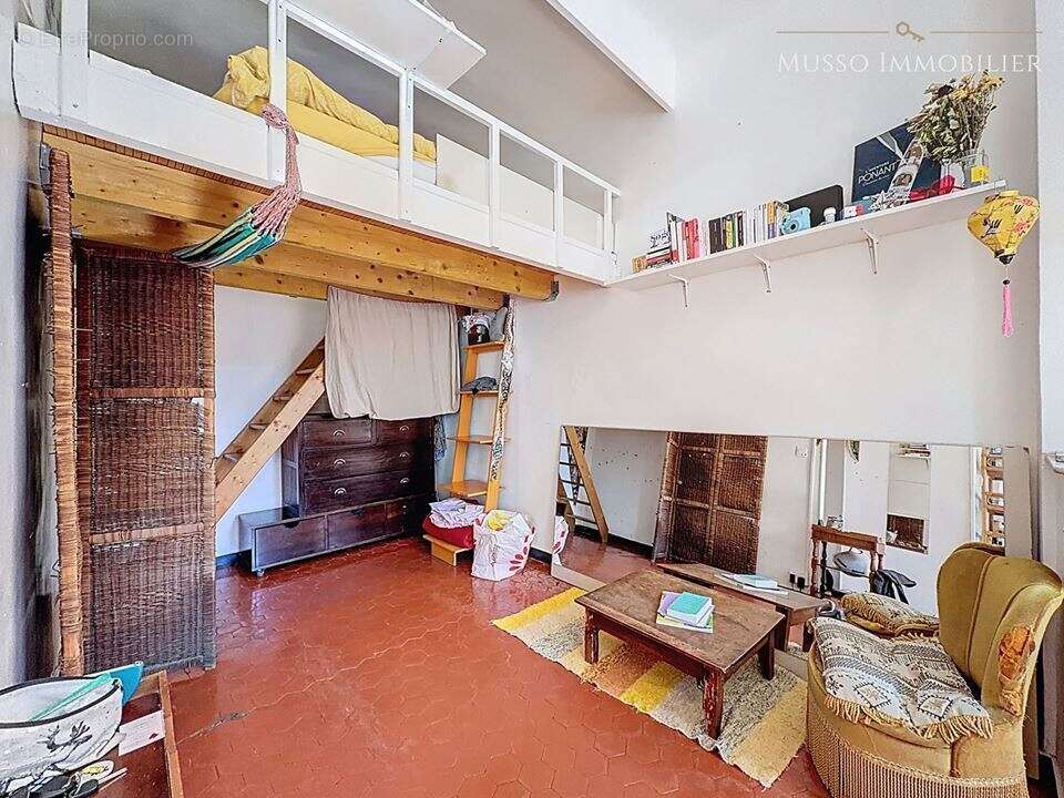 Appartement à MARSEILLE-6E