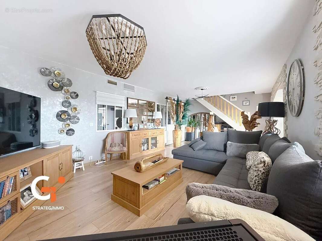 Maison à SAINT-PIERRE-DU-VAUVRAY