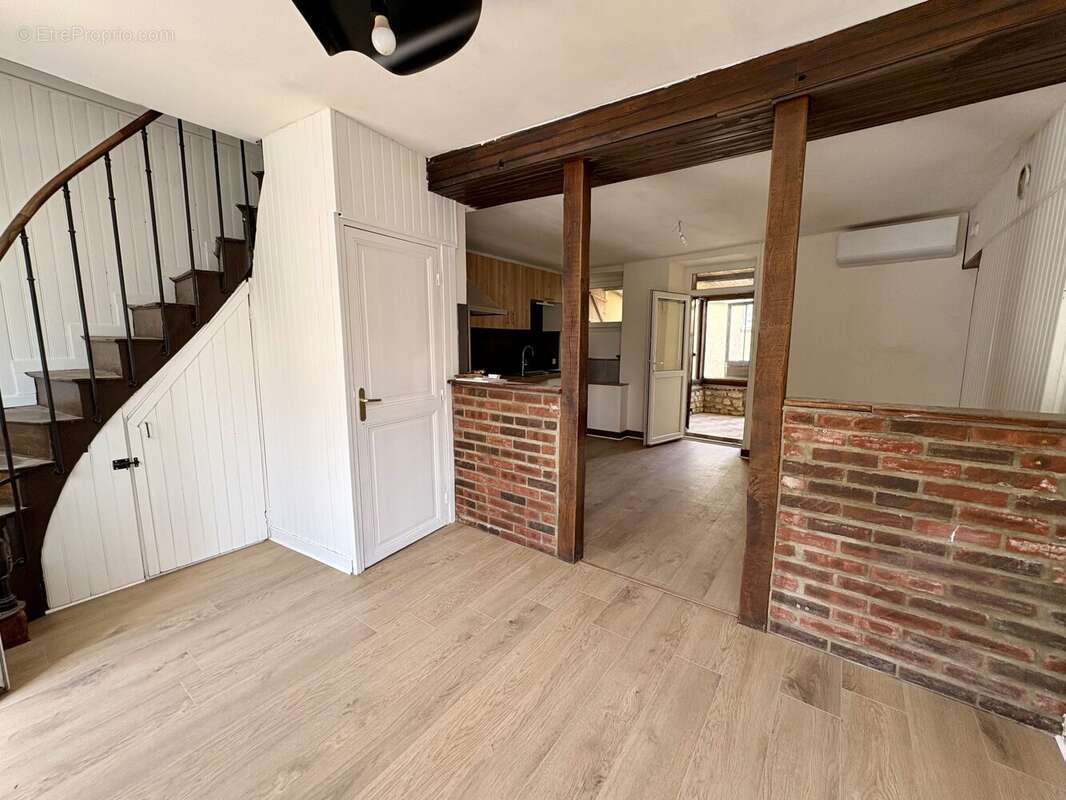 Maison 114 m² à Boynes  - photo 2