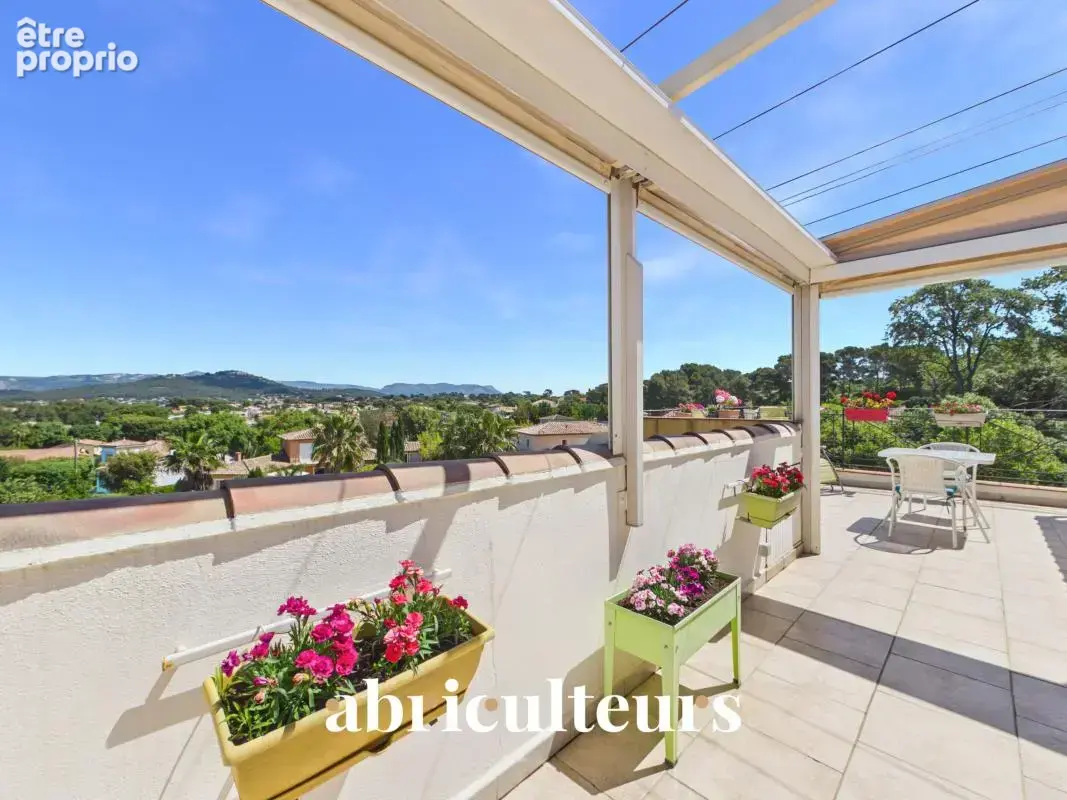 Maison avec jardin, piscine et parking en vente à  Six-Fours-les-Plages (83140) - photo 12