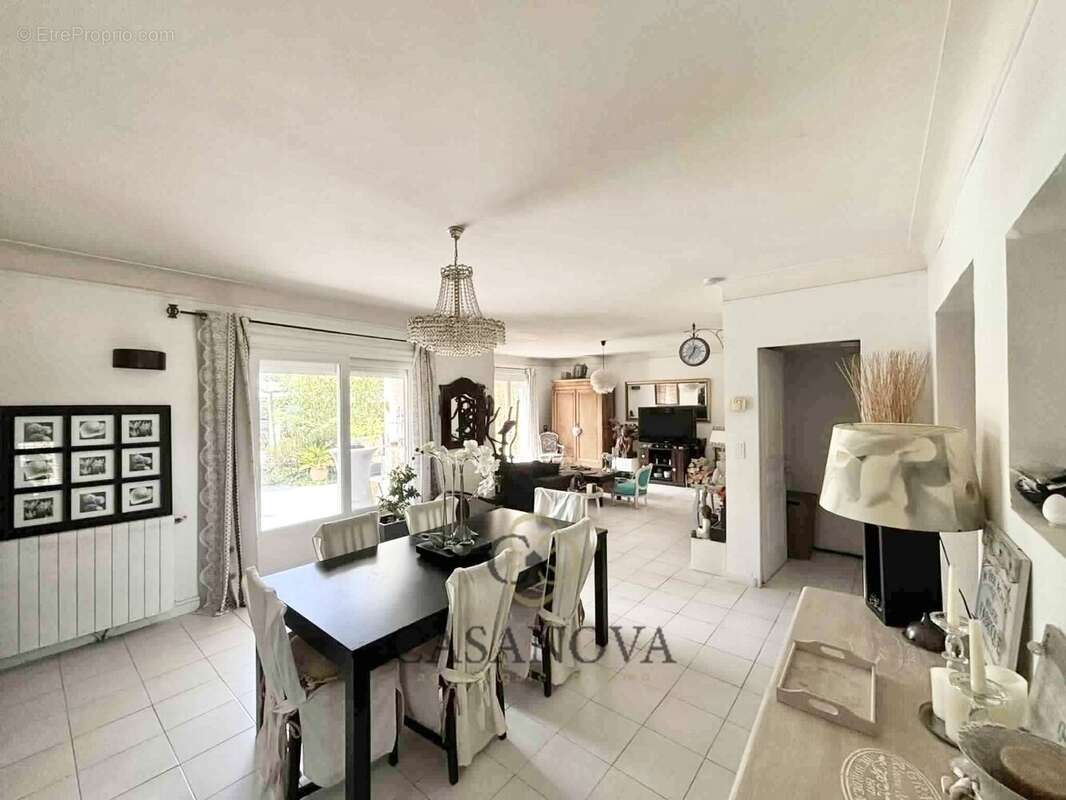 Maison à COURNONTERRAL