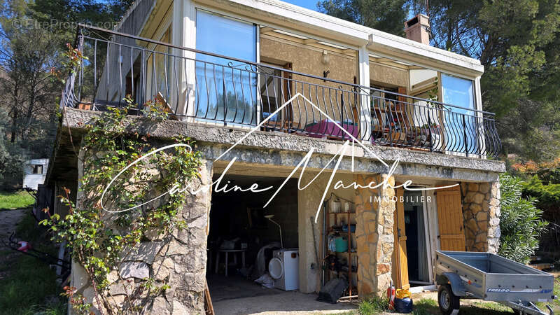 Maison à VENTABREN