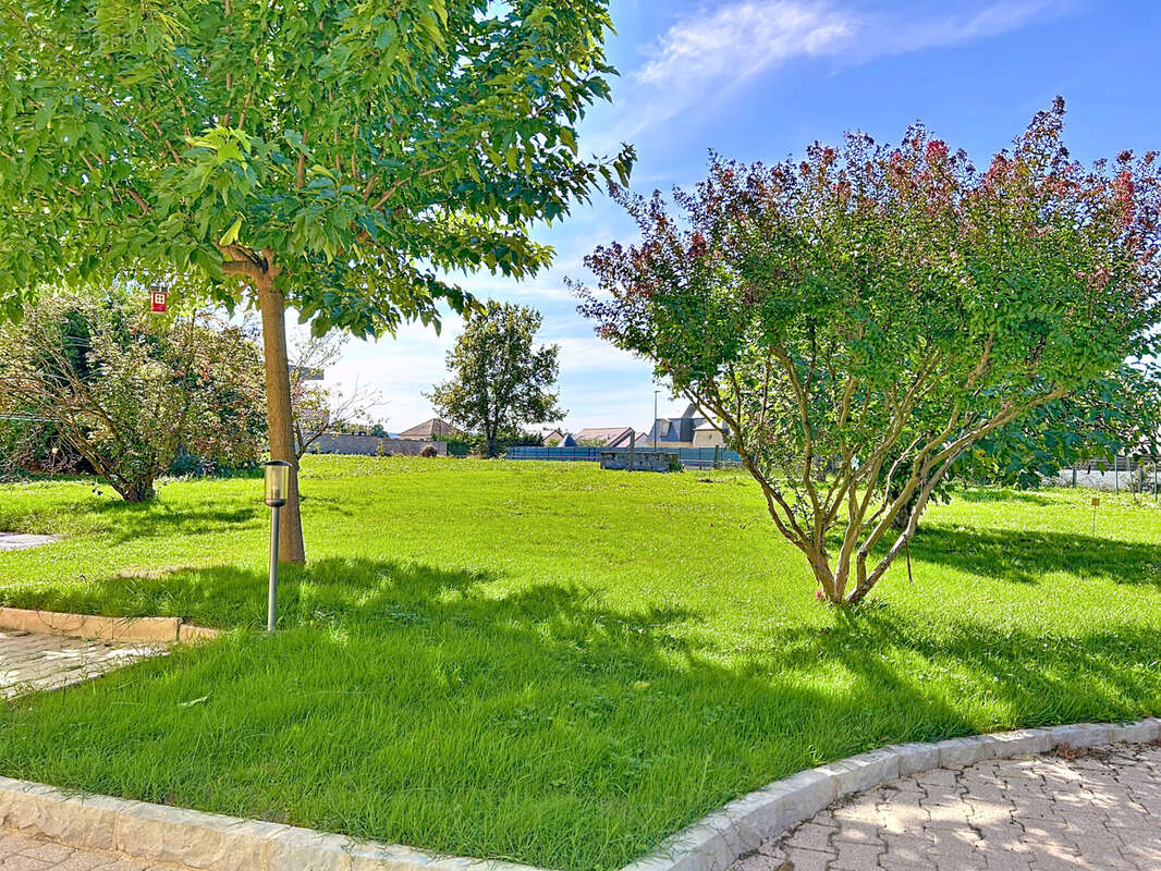 Maison à SAINT-PANTALEON-DE-LARCHE