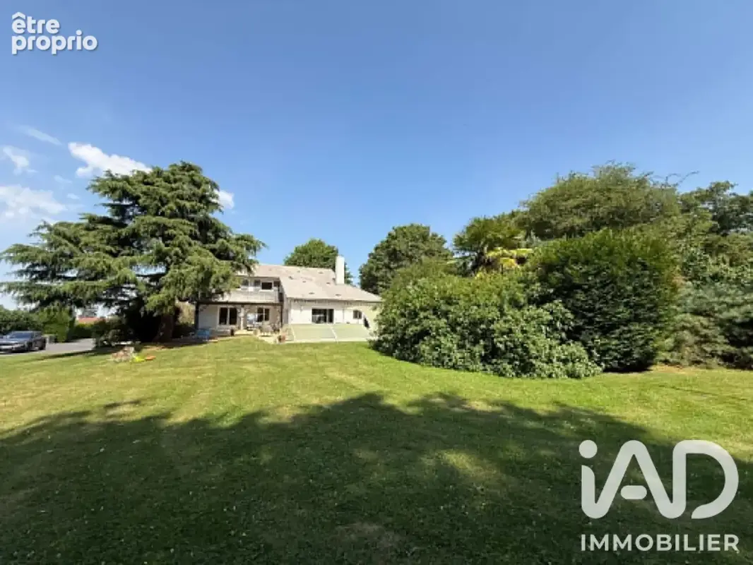 Photo 1 - Maison à COMPIEGNE