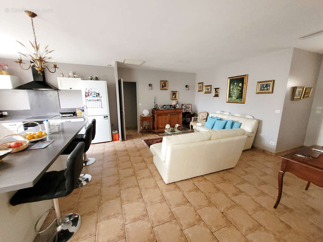 Maison à MOUSSAN