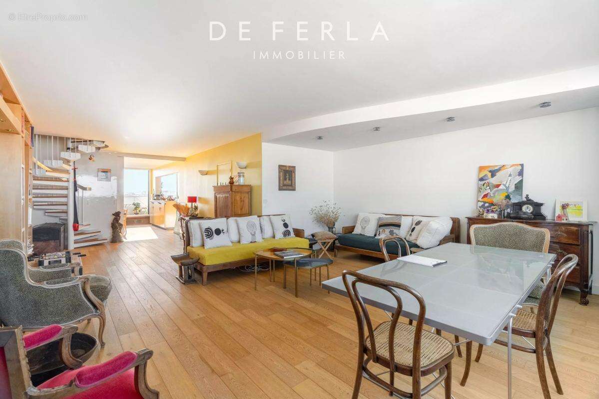 Appartement à PARIS-14E