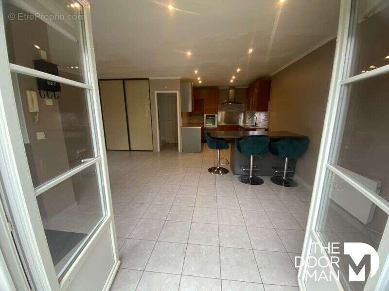 Appartement à LE PERRAY-EN-YVELINES