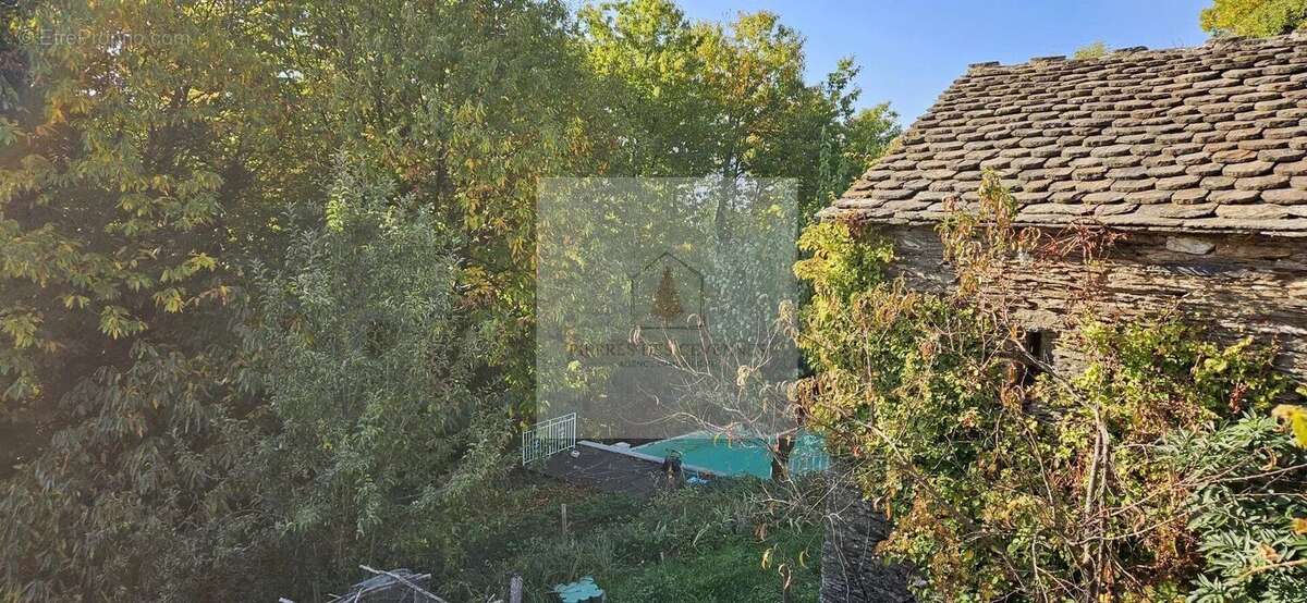Maison à LE COLLET-DE-DEZE