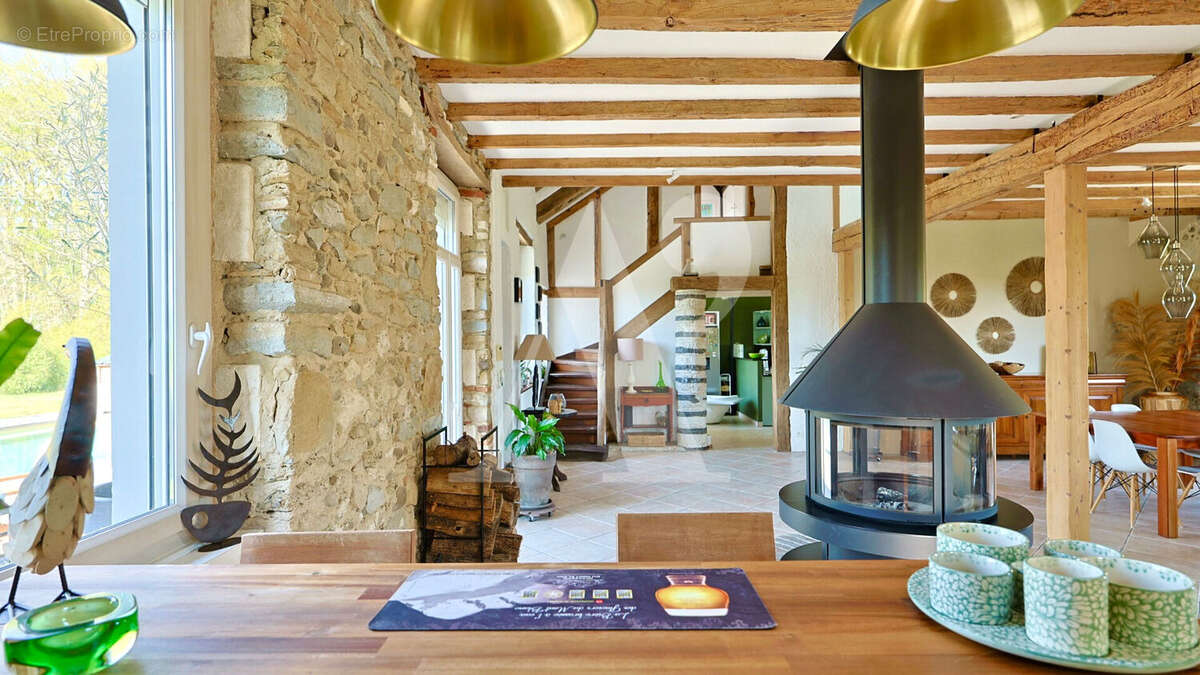 Maison à SAUBUSSE