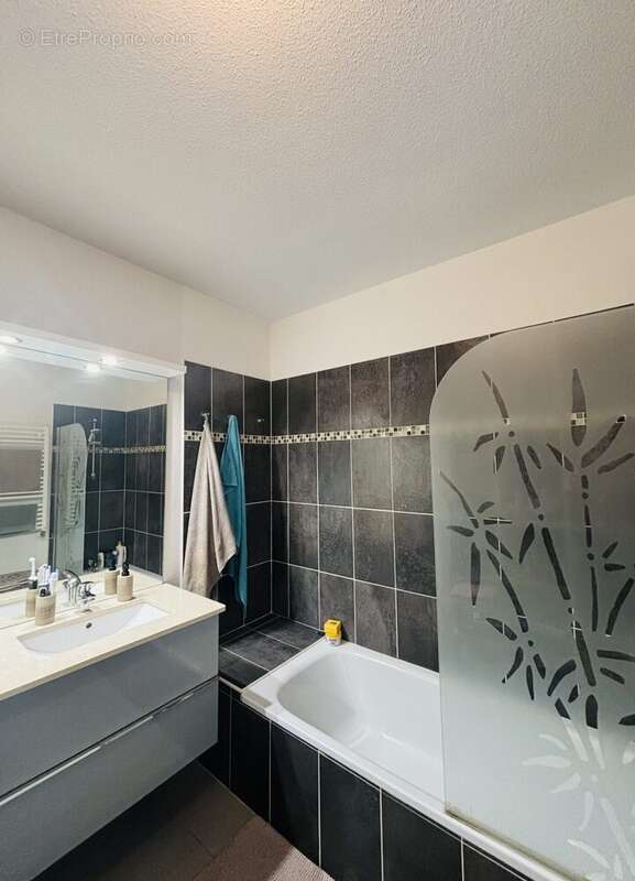 Appartement à LE MUY