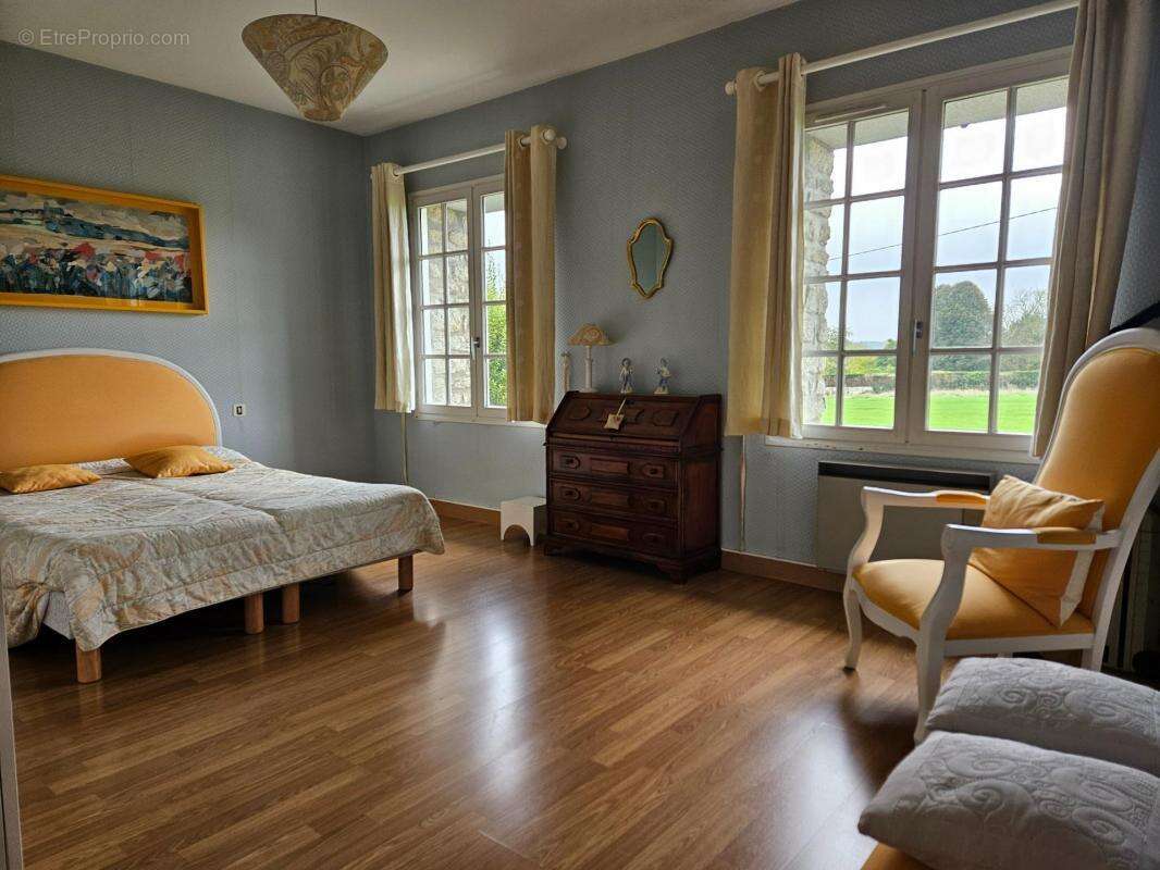 Maison à CONDE-SUR-SARTHE