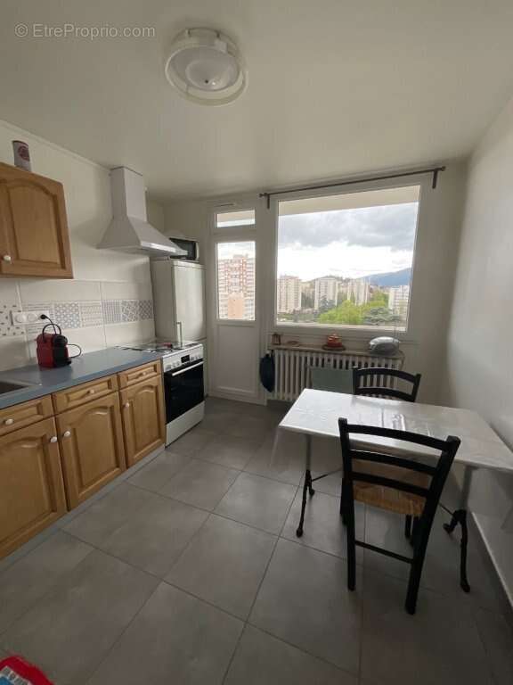 Saint-Etienne Monplaisir - Appartement T3 de 75m² - photo 5