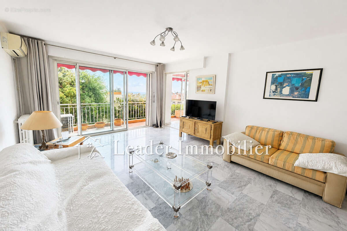 Appartement 81 m² à Antibes  - photo 2