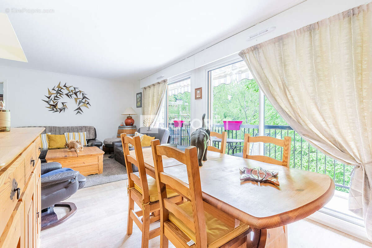 Appartement à CHILLY-MAZARIN