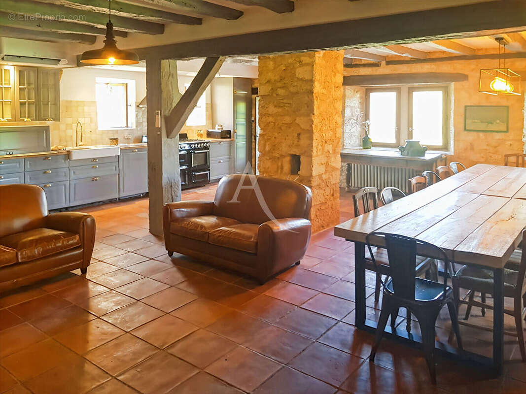 Maison à LACAPELLE-BIRON