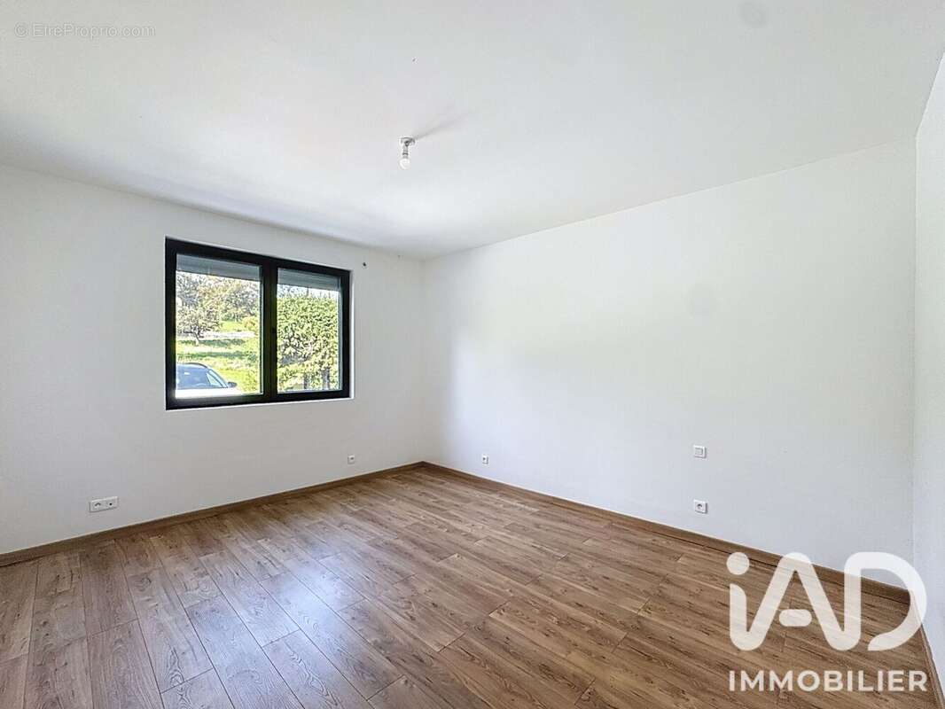 Maison 121 m² à Amancy  - photo 8
