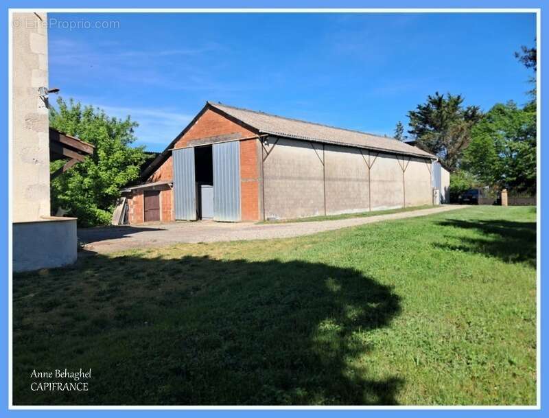 PERGAIN-TAILLAC(32) Maison de caractère 160m2 avec dépendances - Vue dominante - Terrain 11605m2 - photo 20