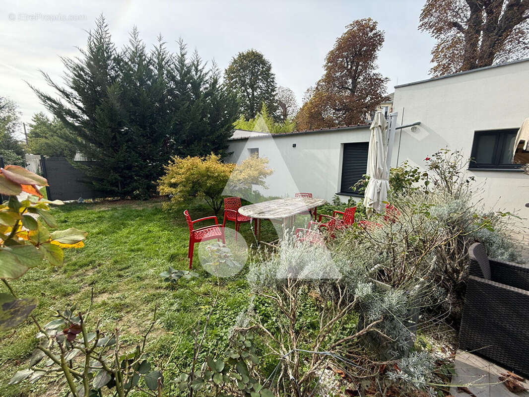 Maison à SAINT-MAUR-DES-FOSSES