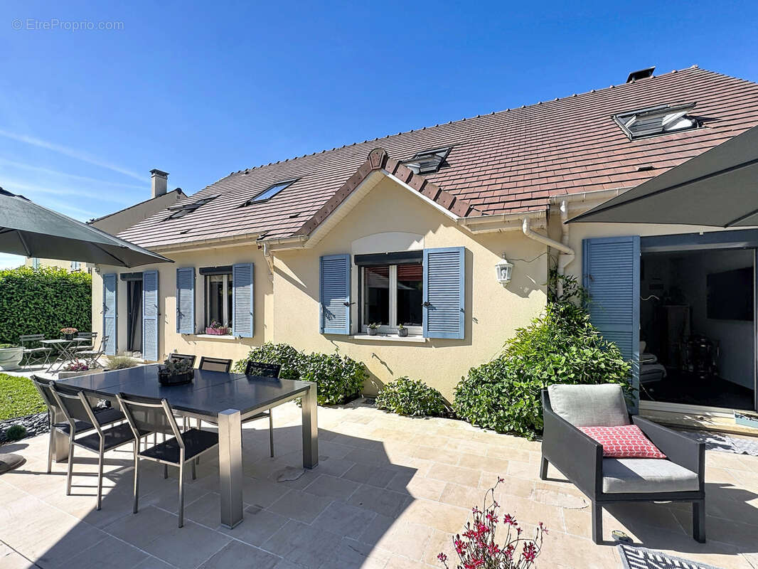 Maison à ETIOLLES